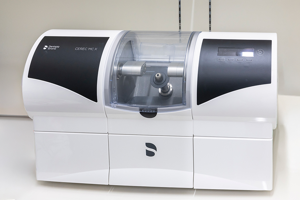 セラミック治療とは