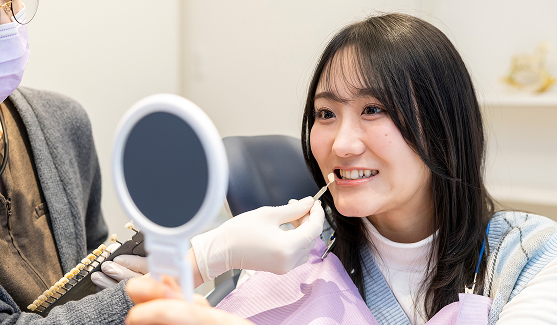 技工士との連携で色や質感を細かく再現